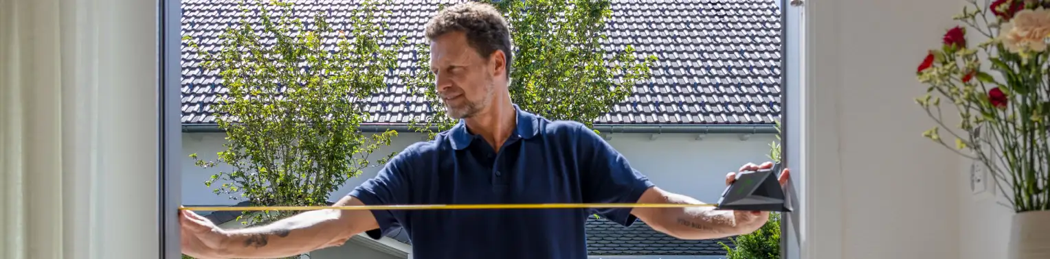 Montage zonder boren van een hor